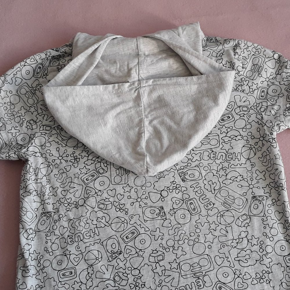 Bench Womens Short-Sleeved Hoodie with Black/White Cartoon Graphic Print, Sz. M